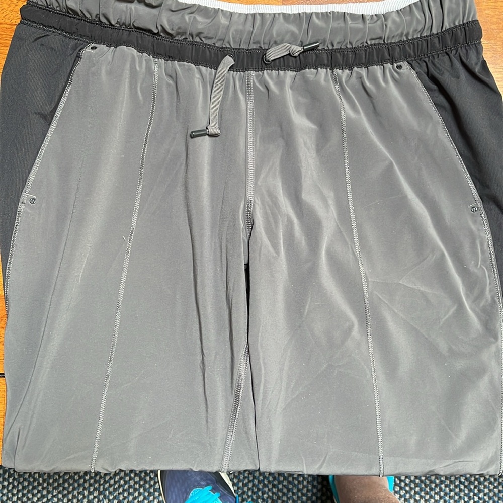 Lululemon Gray Jogger Side and Back Zip Pockets - Picture 11 of 12
